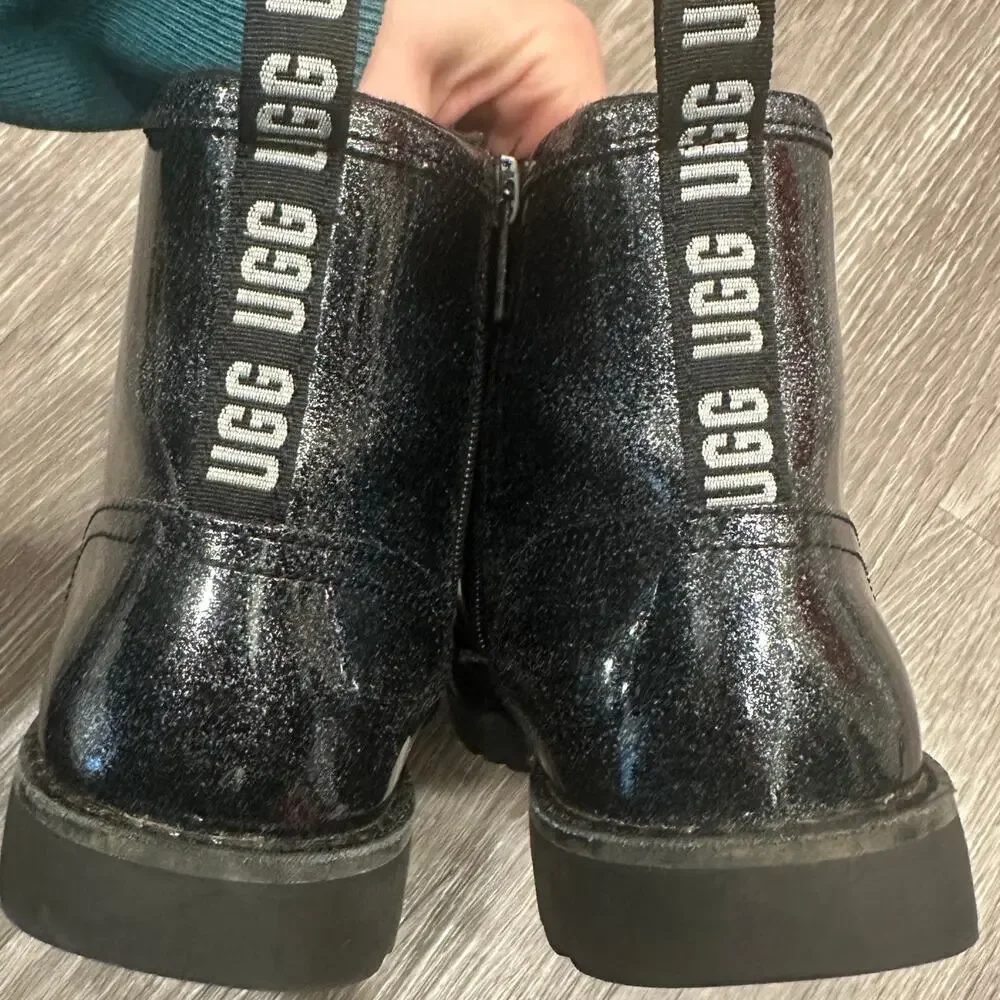 Ugg Black Ashton Glitter Patent Lace-Up Lug Sole Chunky Combat Boots Grunge Sz 2